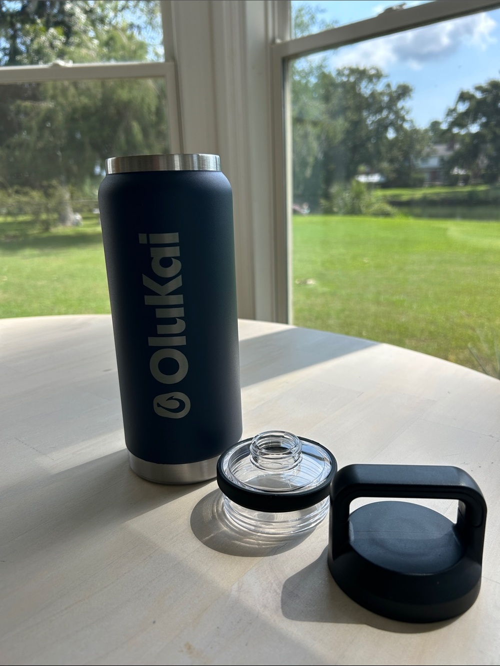 NEW Stainless Olukai 28 oz Water Bottle - Picture 3 of 8